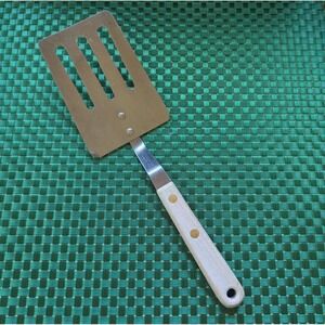 Robinson Knife Co Spatula Short Slotted Stainless Rivited Wood Handle Made USA